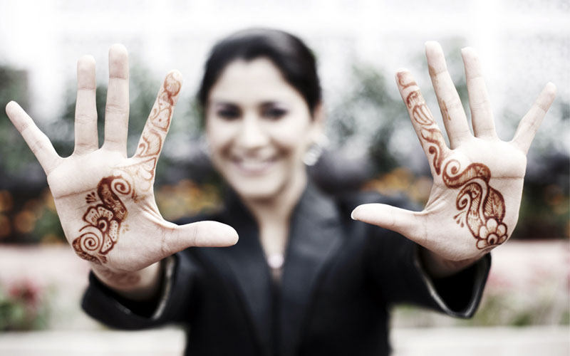 women henna tattoo